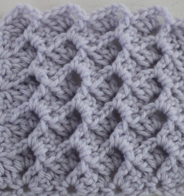 lavender crochet swatch of the crystal waves stitch